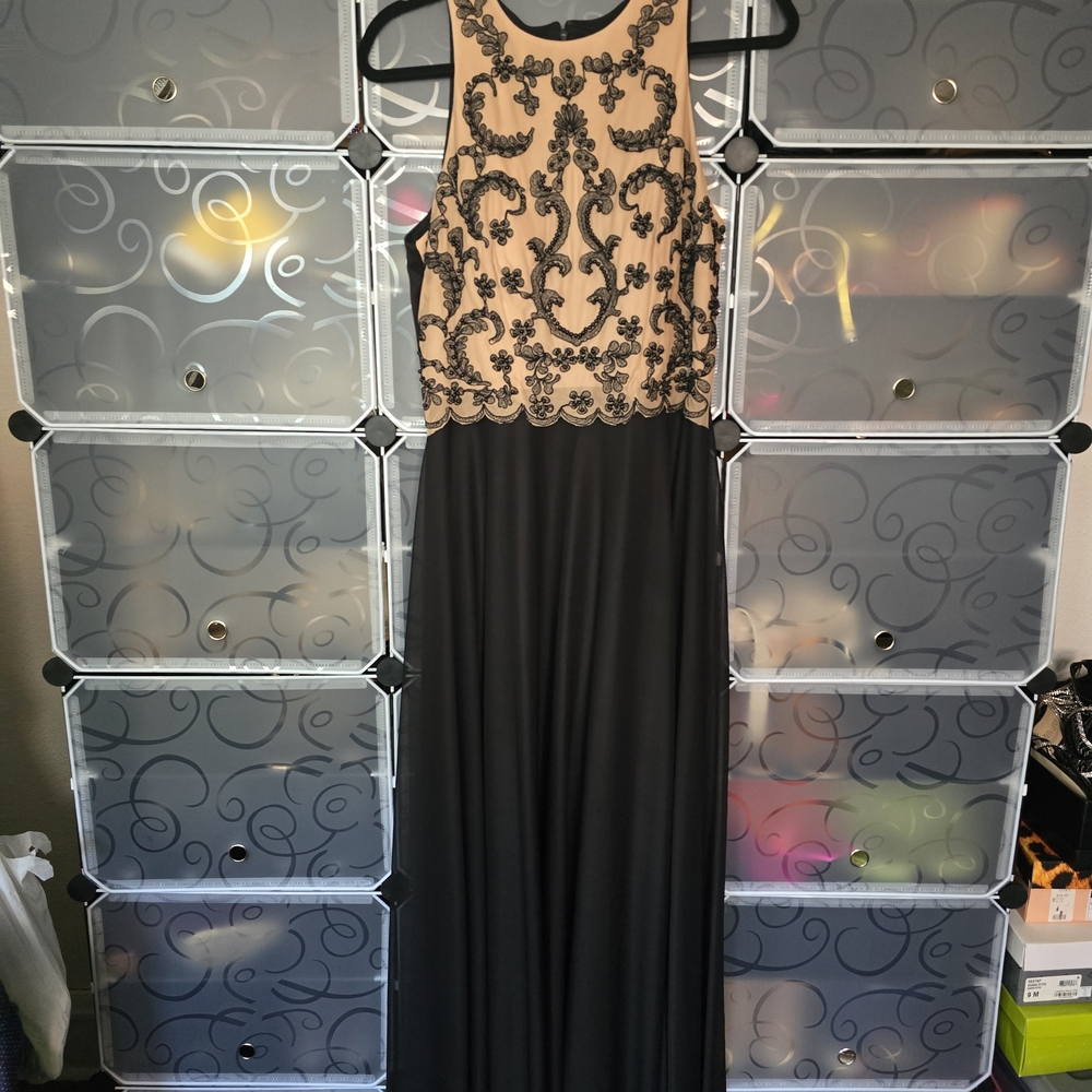 Elegant Black and Cream Embroidered Evening Gown